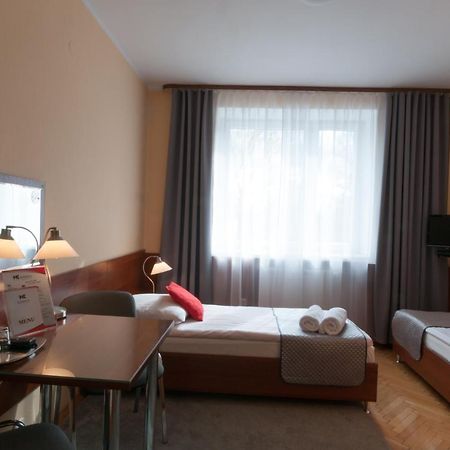 Hotel Komes Skarżysko-Kamienna Dış mekan fotoğraf