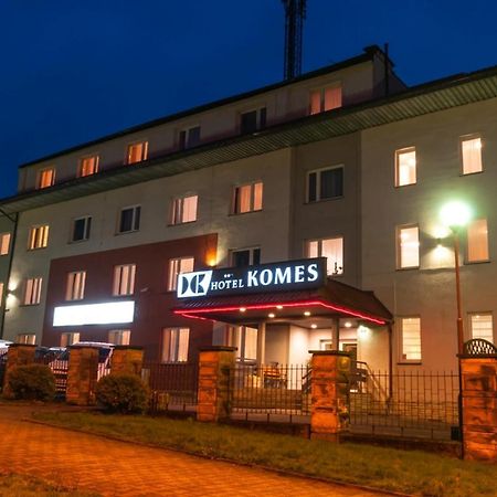 Hotel Komes Skarżysko-Kamienna Dış mekan fotoğraf