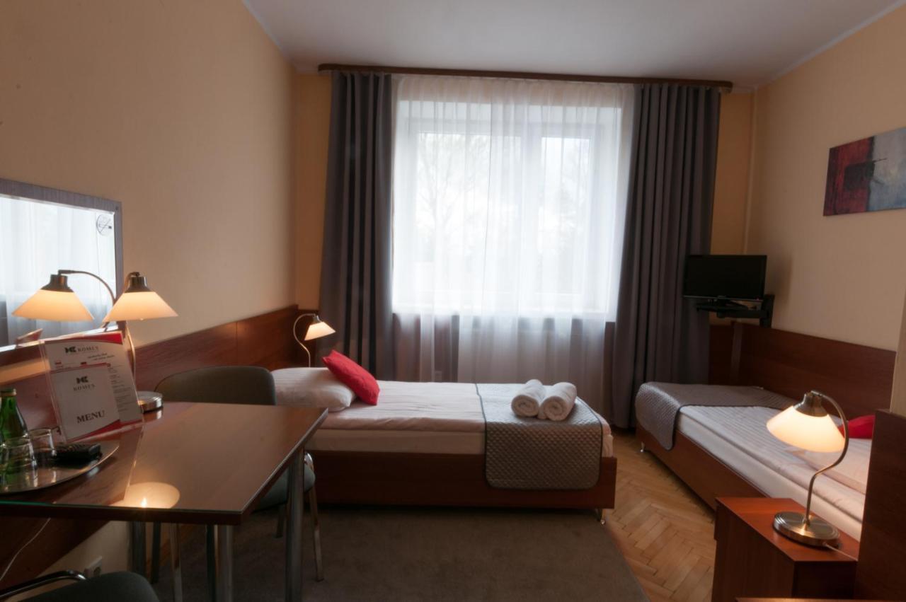 Hotel Komes Skarżysko-Kamienna Dış mekan fotoğraf