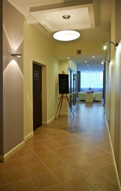 Hotel Komes Skarżysko-Kamienna Dış mekan fotoğraf