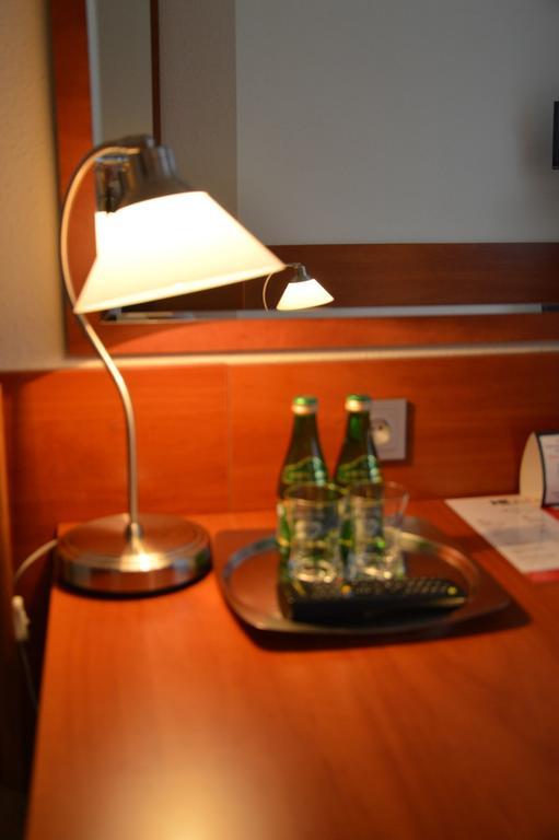 Hotel Komes Skarżysko-Kamienna Oda fotoğraf