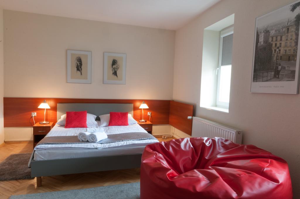 Hotel Komes Skarżysko-Kamienna Dış mekan fotoğraf