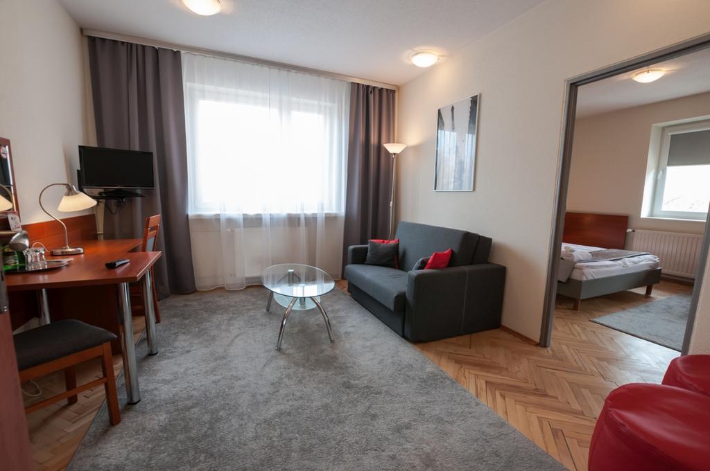 Hotel Komes Skarżysko-Kamienna Dış mekan fotoğraf